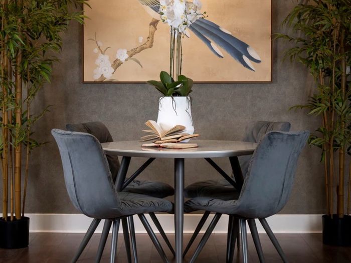 kitchen table and chairs