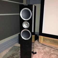 KEF R900 3-way Floorstanding Loudspeakers
