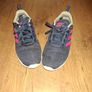 Adidas trainers size 2, excellent condition Image 4