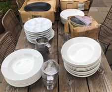 Restaurant crockery