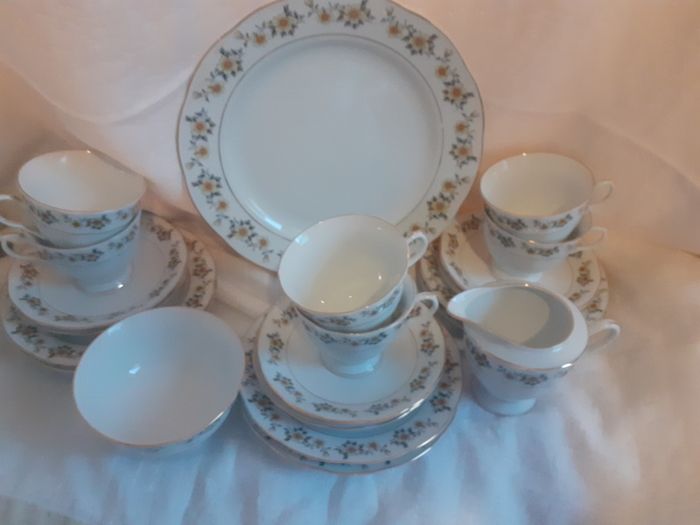 Vintage 21pce China Floral Tea Set.