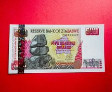 Zimbabwe  500 Dollars  2001   PICK  10  Verified Under Uv Light.  ( Uncirculated )