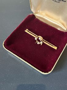 Gold Brooch with Pearls