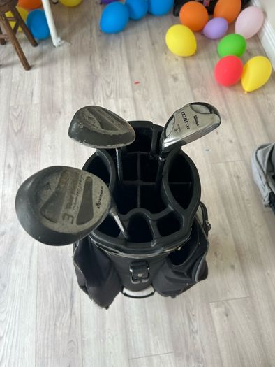 golf bag with drivers