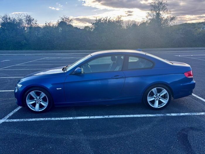 Bmw 320d Coupe (e92 Se Highline) Manual