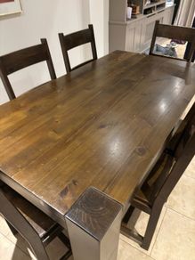 dining table & chairs