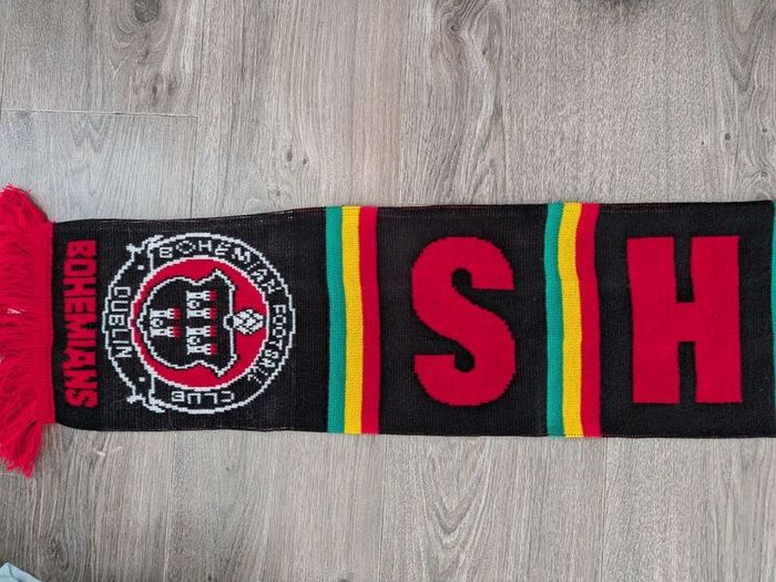 Bohs Hat and Scarf Brand New