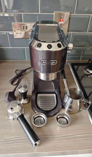 De'Longhi Dedica Arte Manual Espresso Coffee Machine (Model: EC885)