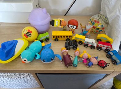 Huge Toddler / Kids Toy & Room Decor Bundle