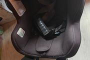 Baby car seat with isofix