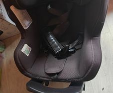 Baby car seat with isofix