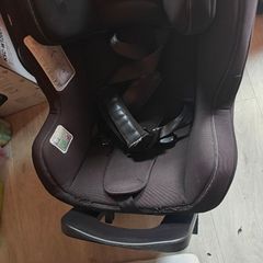 Baby car seat with isofix