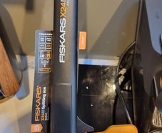 axe fiskars