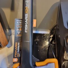 axe fiskars