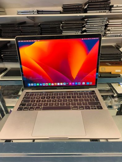 MacBook Pro 13" 2017 A1706 Four Thunderbolt 3 Ports 3.5 GHz Core i7 16GB RAM 512 GB SSD (Battery Cycle: 308)