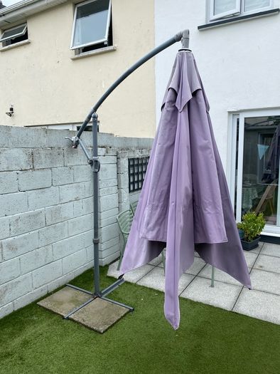 large umbrella / parasol