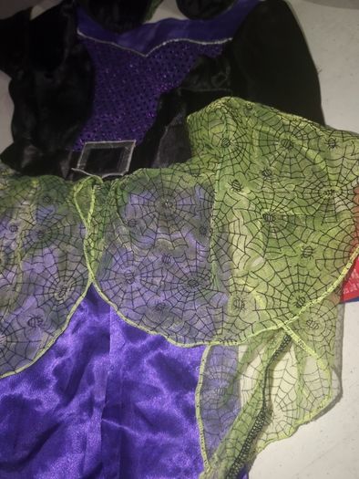Girls witch costume