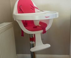 Mamas and Papas Tiamo Baby High Chair Pink White