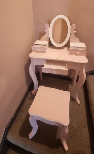 Kids Dressing Table