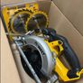 De Walt Cordless Circular Saw & Extra Blade Image 5
