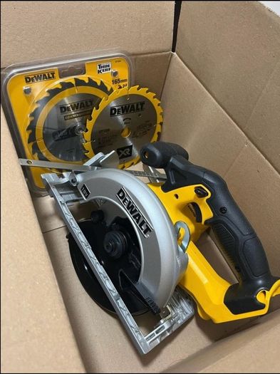 De Walt Cordless Circular Saw & Extra Blade