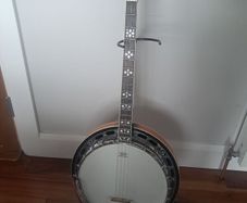 Banjo 4 string Tennessee & case