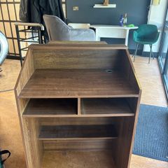 Reception desk, cashier counter, or hostess/podium stand