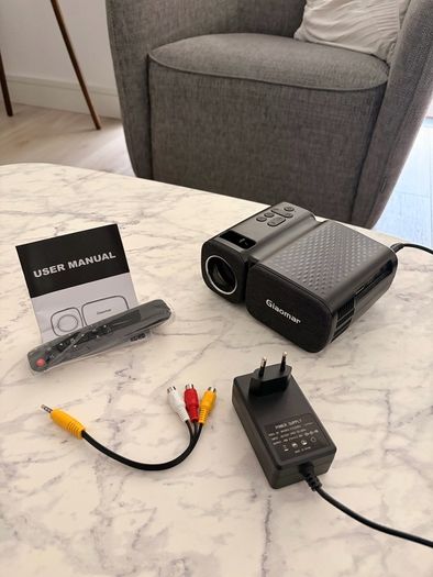 Giaomar Model C11 Movie Projector