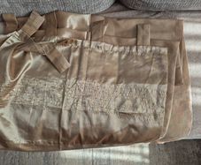 Silk curtain