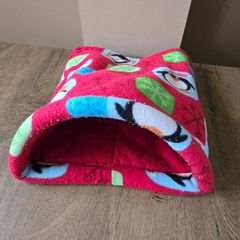 Large Guinea pig tunnel wired - red penguins