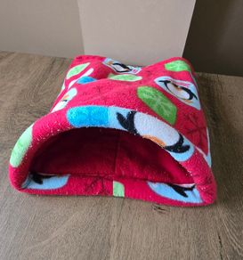 Large Guinea pig tunnel wired - red penguins