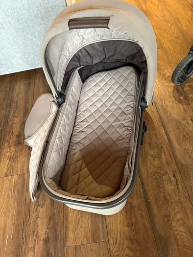 Venicci upline 2 pram for sale