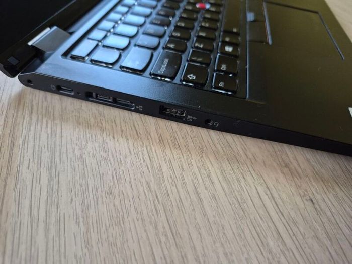 Lenovo Yoga L13 2in1,i5 10th gen,8gb,256ssd,14"FHD Touchscreen,Windows 11