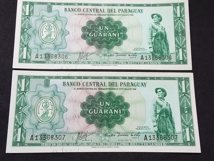 Banco Central Del Paraguay : (2) 1952 1 Guarani Banknotes in Consecutive Numbers