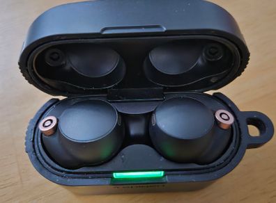 Sony WF-1000XM4 Bluetooth Wireless Noise Cancelling Earphones in Spigen Case. Black.