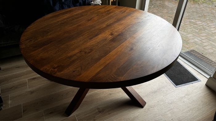 Round Dining Table with Starburst Legs, Ex Display Like New