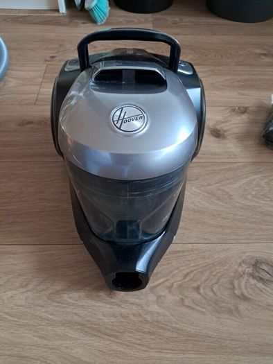 Hoover pet vacuum cleaner.