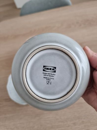 Ceramic small bowls.