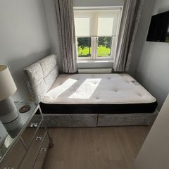 Crushed velvet divan bed with mattress (4 Foot).