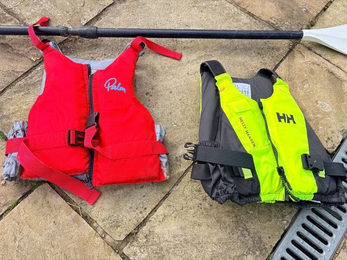 Double Kayak plus 2 paddles and lifejackets