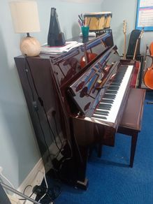 upright piano