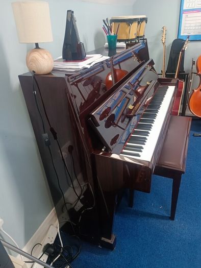 upright piano