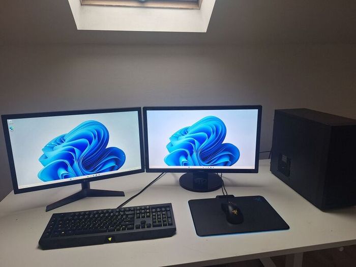 Complete 1080p Esports & Streaming Setup | RTX 2060 Super | 32GB RAM | Dual 144Hz Monitors | Full Razer Gear