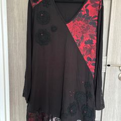Joe Browns floral tunic top with lace detail