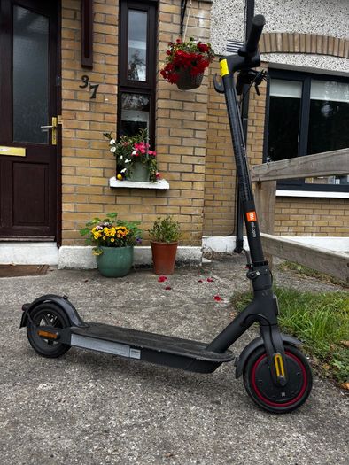 Xiaomi Mi Electric Scooter Pro 2