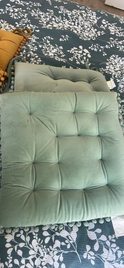 4 chairs cushions each 5