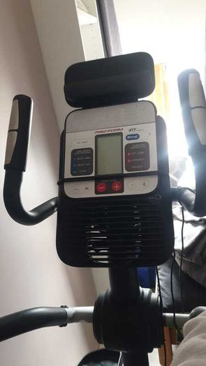 Cross trainer