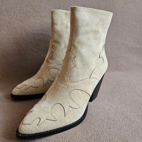 Vanessa Wu beige suedette block heel ankle boots new & boxed size UK 4 EU 37 for quick SALE