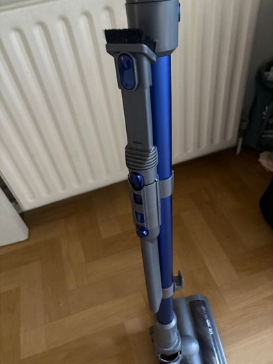Tower vacuum cleaner