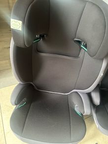 2 x car seats